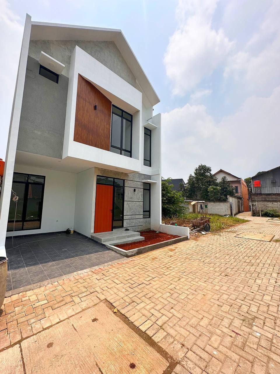 Jual Rumah Modern Siap Huni Ready Stock Cipayung Jakarta Timur Dekat Gate Tol Setu Cipayung - KPR Developer Tanpa Riba & KPR BSI Tanpa DP Nol % - SHM PBG - Akses Langsung Jalan Raya - Hubungi Property Halal Indonesia - WA 081586669764