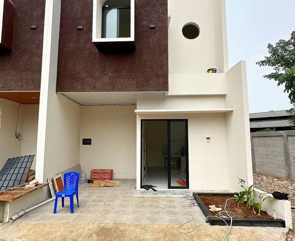 Jual Rumah Modern Pondokgede Jakarta Timur - Rumah Siap Huni Desain Spanish Style Modern Lubang Buaya - Dekat LRT TMII - Dekat Bandara Halim Perdana Kusuma - Info Detail Hubungi Property Halal Indonesia - WA or Call 081586669764